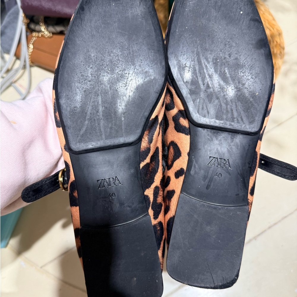 Zara Leopard Print Flats with Black Trim - Picture 2 of 4